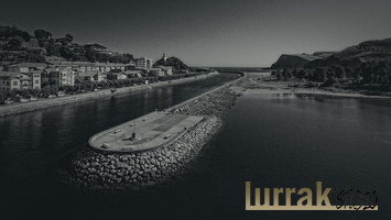  Urola´s river mouth. Zumaia, Basque Country, Spain