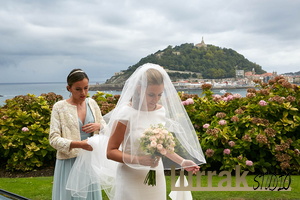 Bride-Arriving-San-Sebastian