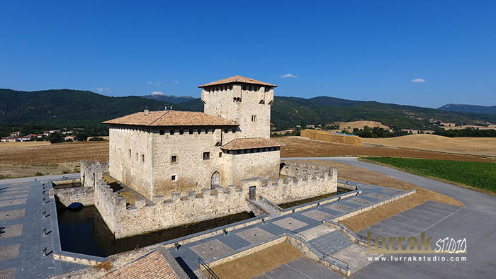 Foto con drone de la Torre-Palacio de los Varona
